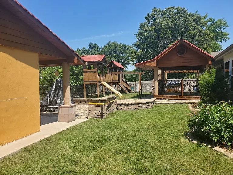 427 Justine Ave — Photo 28