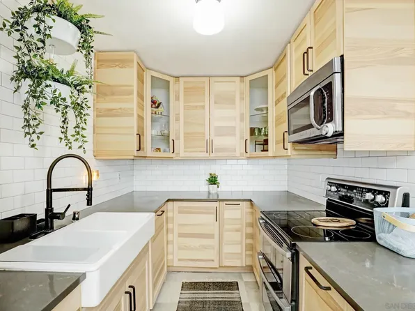 4054 Loma Riviera Cir, San Diego, CA 92110