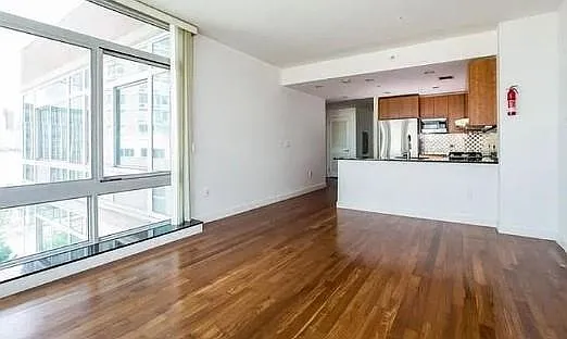 25 Hudson St #911 — Photo 1