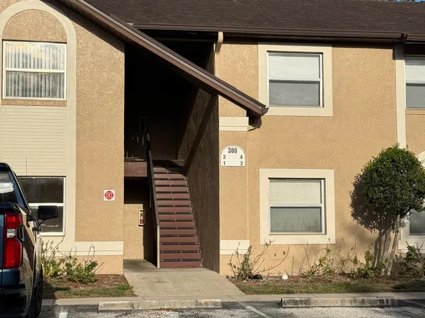 300 Spring Dr APT 4, Merritt Island, FL 32953