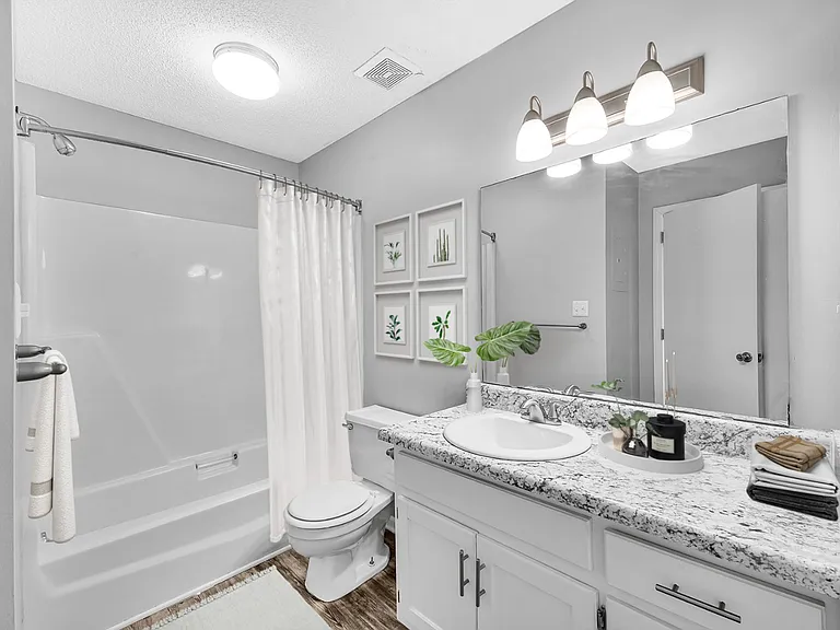 Belmont Heights Apartments & Townhomes — Photo 53