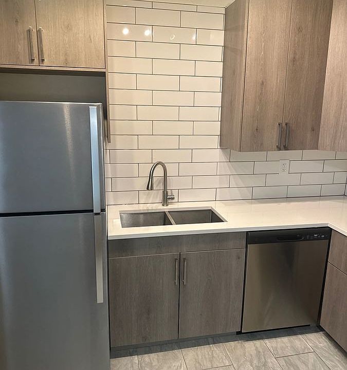 1st image of 4323 Mercier St APT 2N