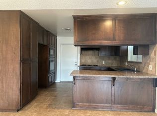 2900 Barrington St #D, Bakersfield, CA 93309