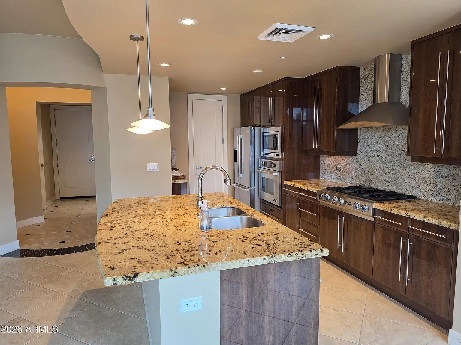 2 bed, 2.0 bath, 1802 sqft, $4,195 — Photo 2