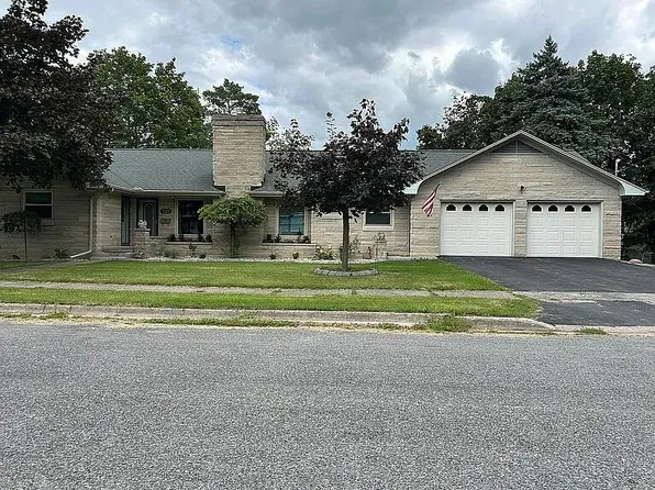 520 Yale Ave, Alma, MI 48801