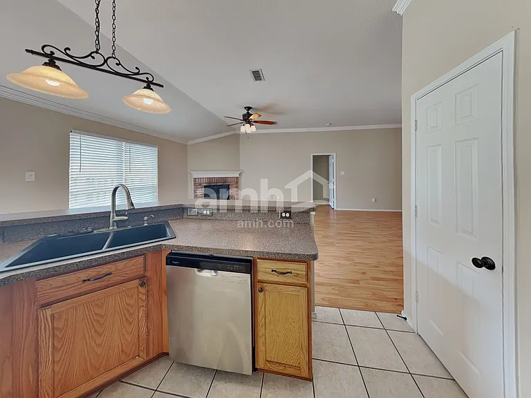 1909 Wahoo Dr — Photo 3