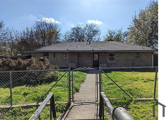 1st image of 1421 N Centre Ln