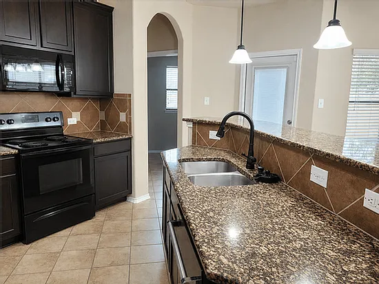 8123 Grissom Post — Photo 3