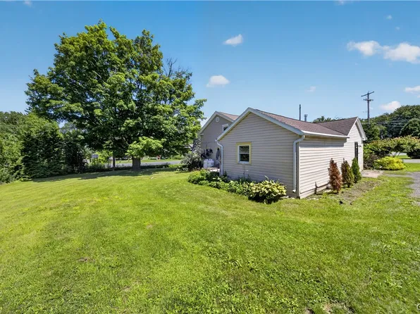 3223 Amber Rd, Marcellus, NY 13108