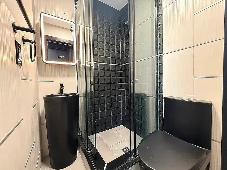 340 E 58th St #2A