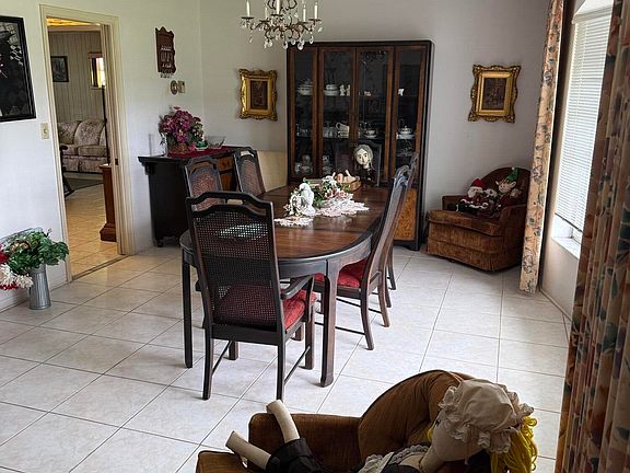 5th image of 626 S Crescent Drive