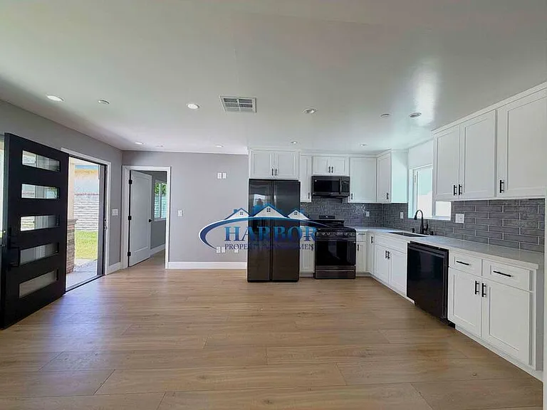 2126 W 238th St #A — Photo 4
