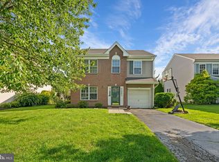 24 Manley Rd, Pennington, NJ 08534