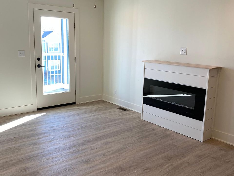 Electric fireplace, tv hook ups above fireplace