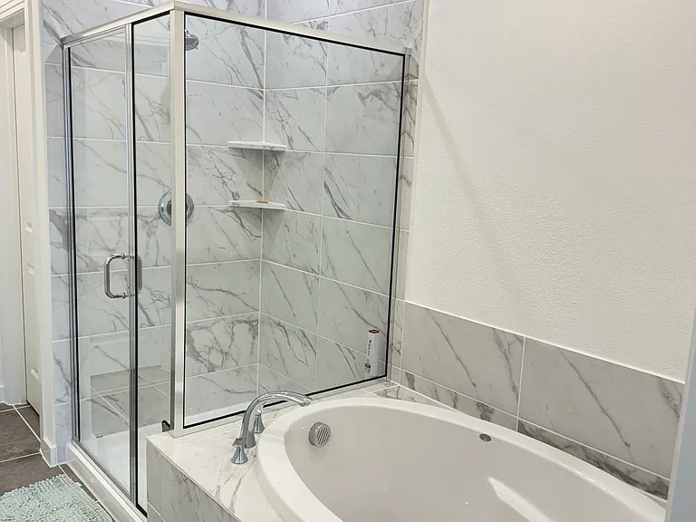 8113 Legacy Oak Dr — Photo 24
