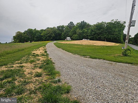 2nd image of 2237 Ridge Rd