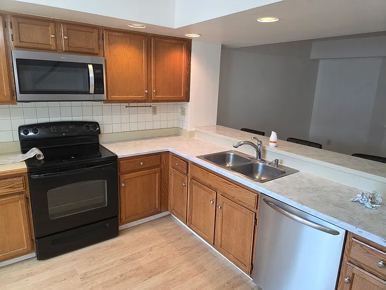 131 Freedom Ct — Photo 12