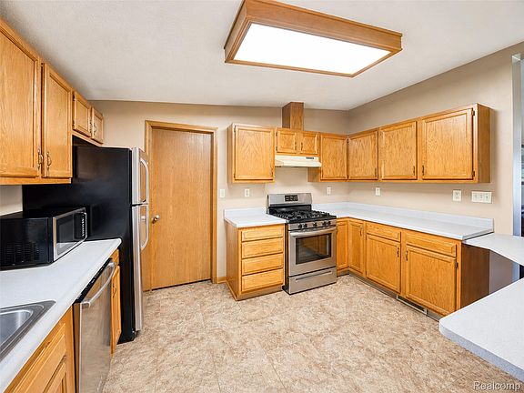 3rd image of 13129 Evelyn Ct