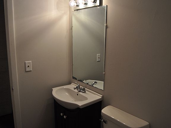 3rd image of 1703 Deerwood Dr