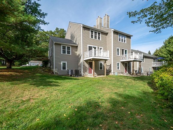 3rd image of 103 Laurelwood Dr Unit 103