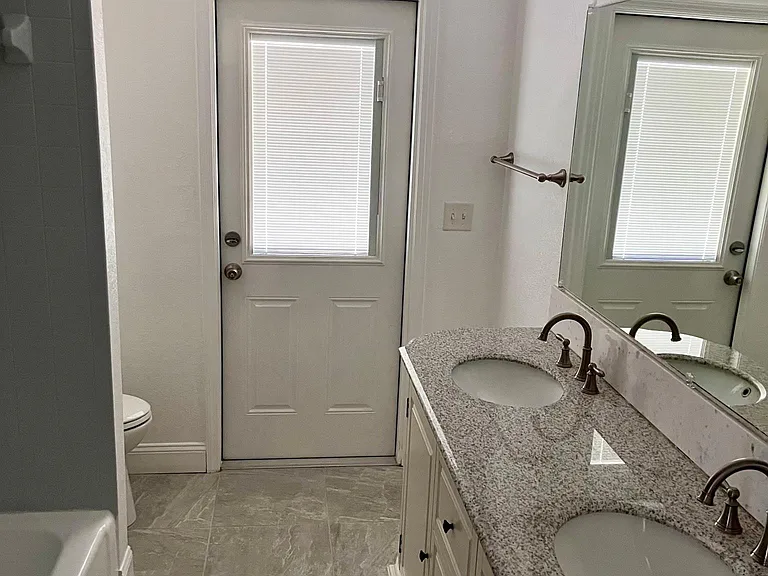 3132 Hillside Ln — Photo 10