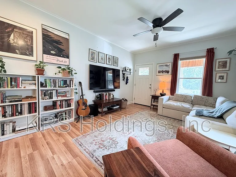 209 Moline St — Photo 5