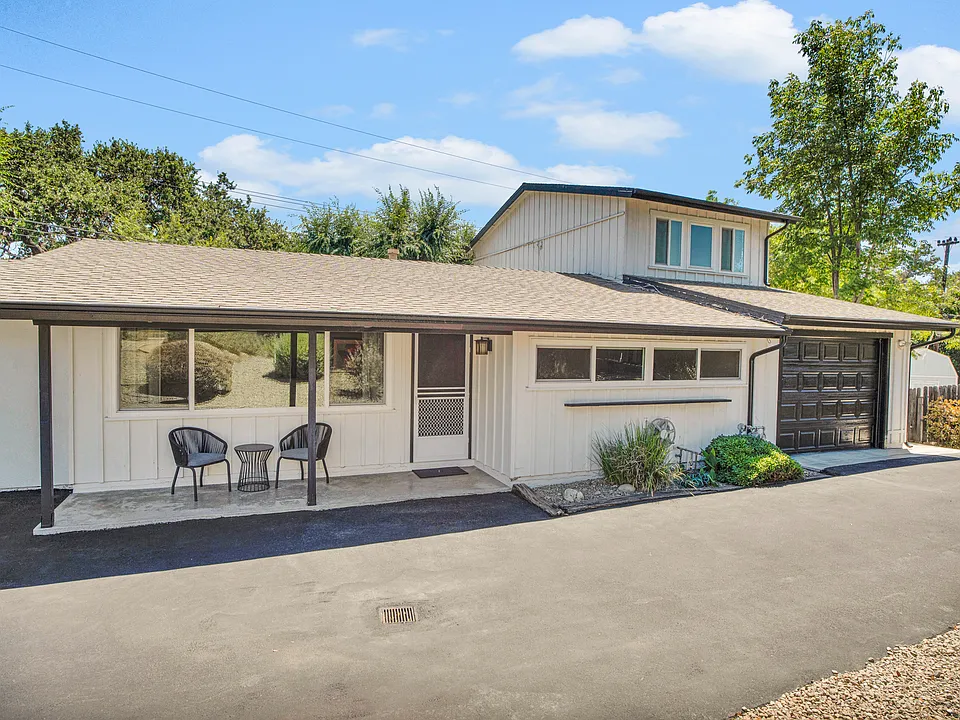 1160 Alamos Dr