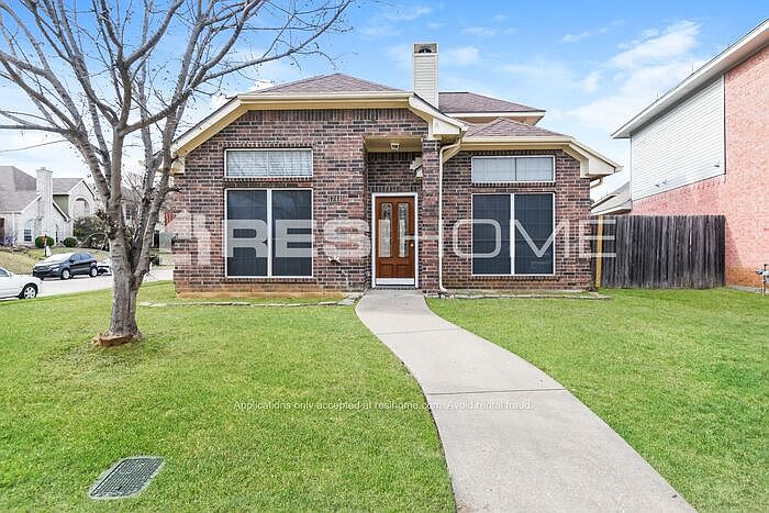 1st image of 1744 Creekbend Dr