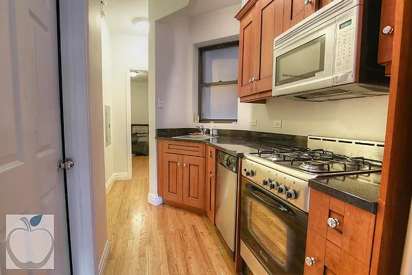 Rented by HOME RESIDENTIAL LLC | media 31