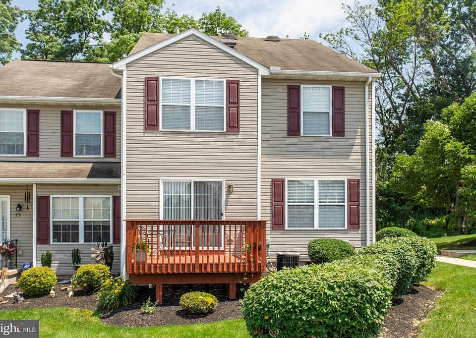 1st image of 63 Horseshoe Dr