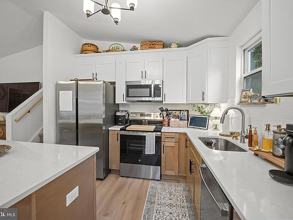 3rd image of 1104 Fitch Pl