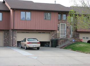 26 E 48th St, Kearney, NE 68847