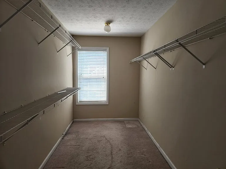 2350 Kirkstone Dr — Photo 17