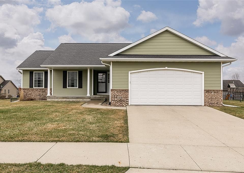 1st image of 443 Bear Dr
