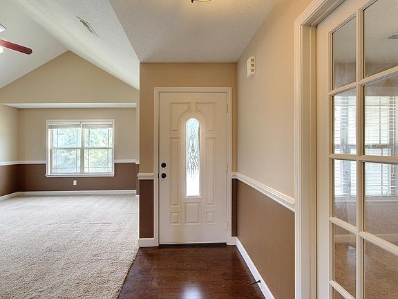 3rd image of 411 Shoreline Blvd
