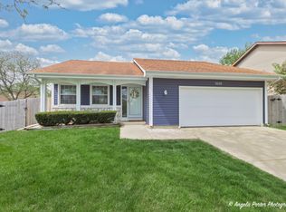 1440 Brookside Dr, Hoffman Estates, IL 60169