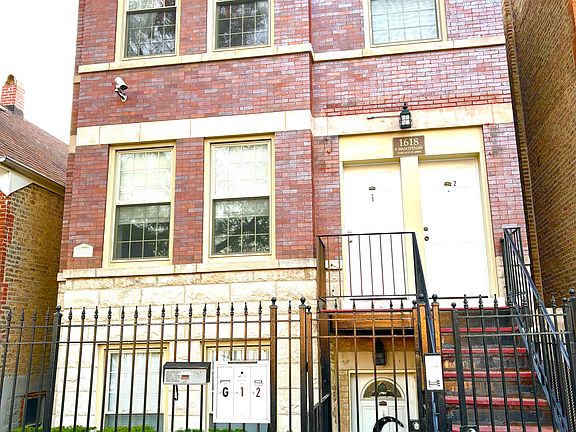 Classic Chicago Brick & Limestone facade