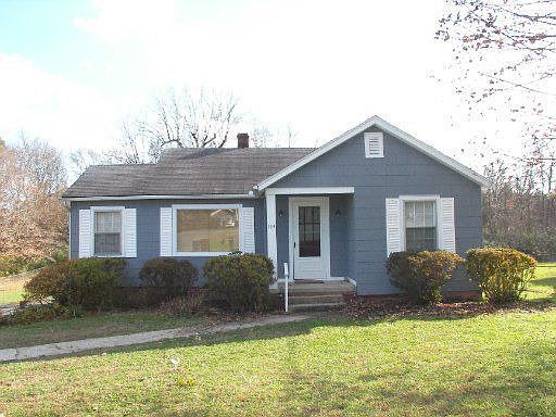 1st image of 2328 Woodrow Dr