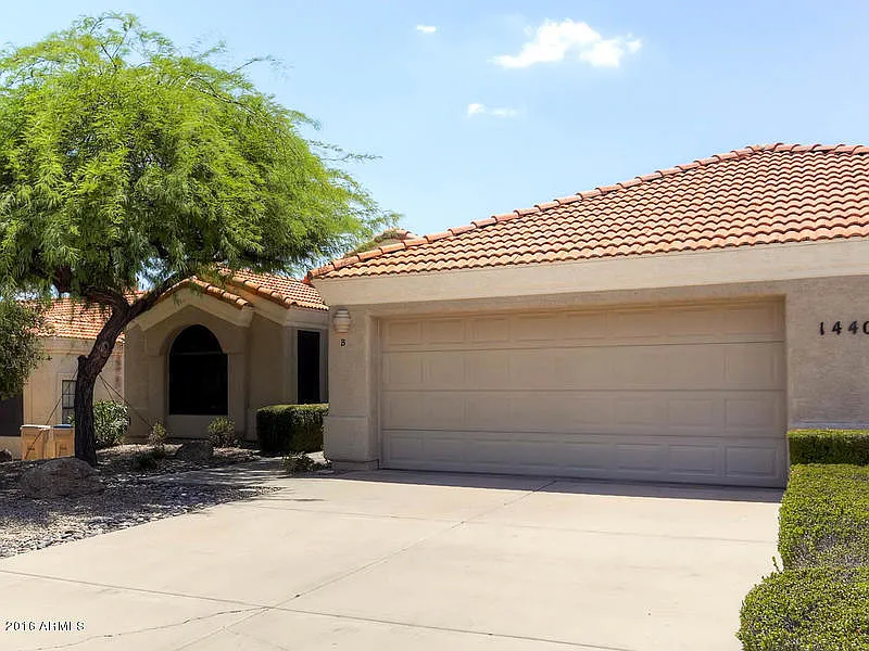 2 bed, 2.0 bath, 1469 sqft, $2,700 — Photo 2