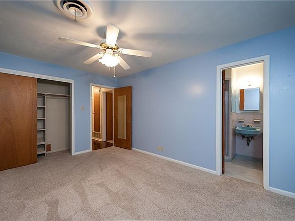 5th image of 2708 Woodhaven St