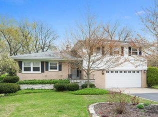 885 Appletree Ct, Northbrook, IL