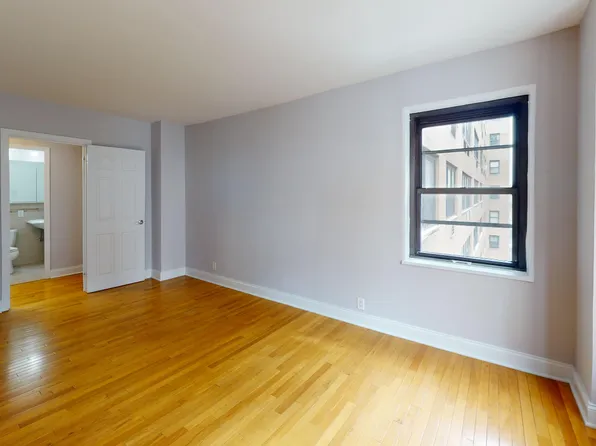 301 East 47th Street image 10 of 14