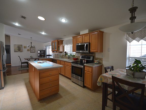 KITCHEN ALT VIEW