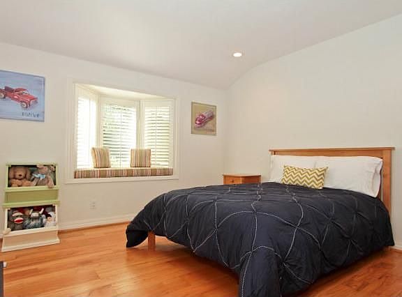 5th image of 2404 Villa Nueva Way