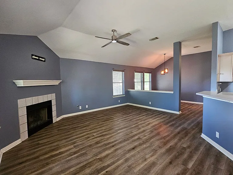 1505 Muledeer Run — Photo 11