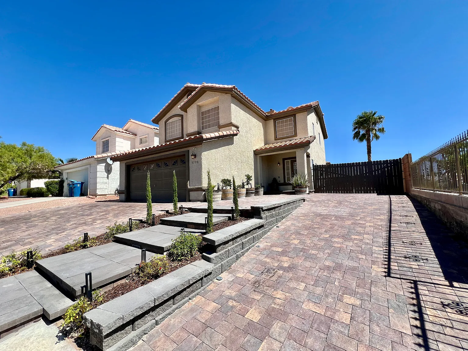 4 bed, 2.5 bath, 1955 sqft, $2,795 — Photo 2