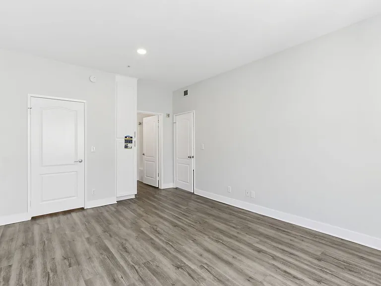 7044 Lanewood Ave — Photo 50