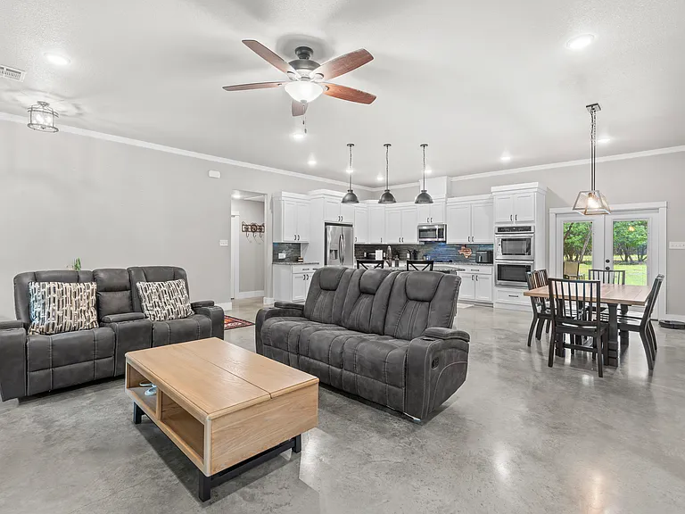 15765 Salado Dr — Photo 3