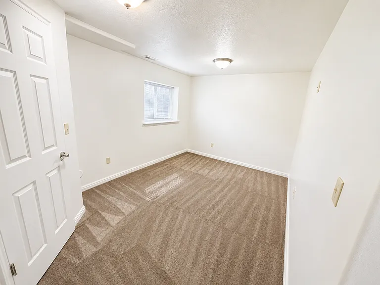 1564 E Hidden Valley Dr — Photo 31