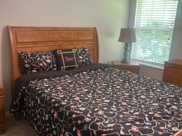 922 Thorny Ln, Grayson, GA 30017